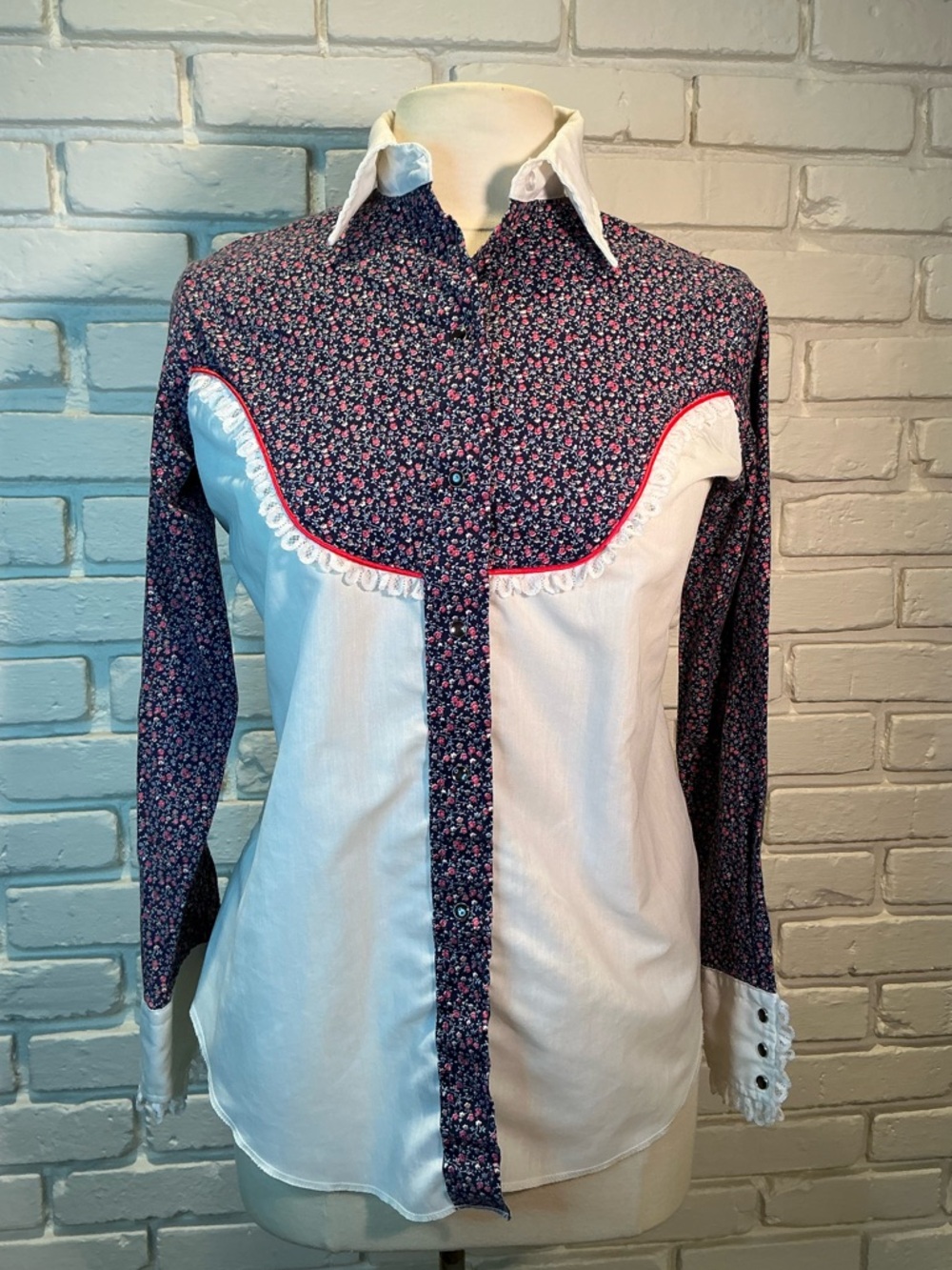Vtg Miss Rodeo America western snap Small